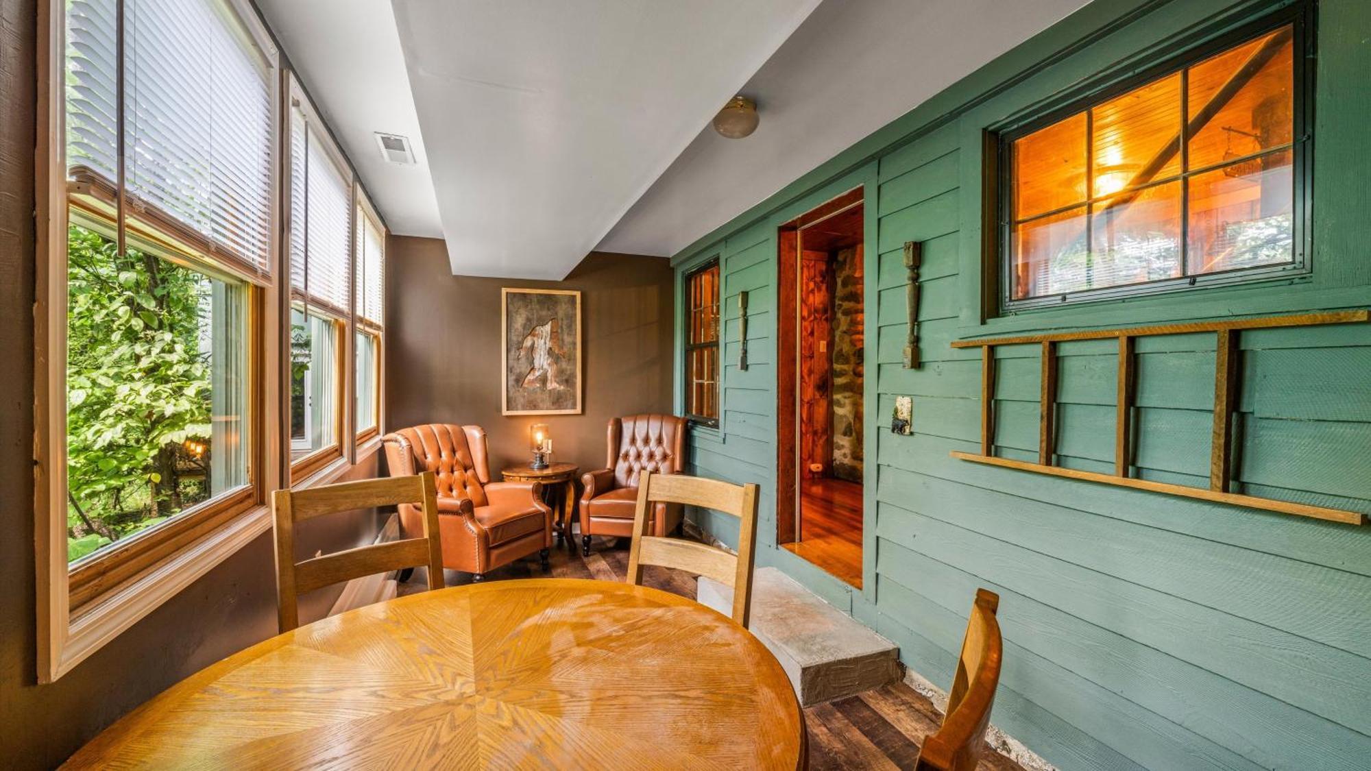 Whiskey Ridge Lodge: 1940s Gem with City Views and Custom Game Room Gatlinburg Exterior photo