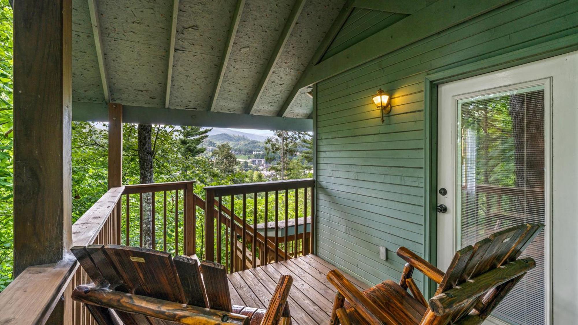 Whiskey Ridge Lodge: 1940s Gem with City Views and Custom Game Room Gatlinburg Exterior photo