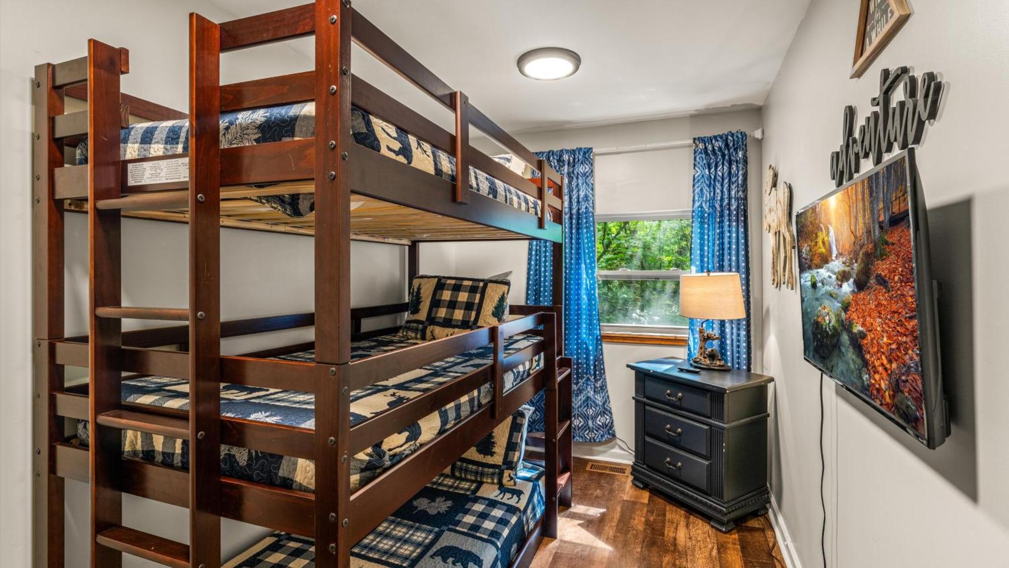 Whiskey Ridge Lodge: 1940s Gem with City Views and Custom Game Room Gatlinburg Exterior photo
