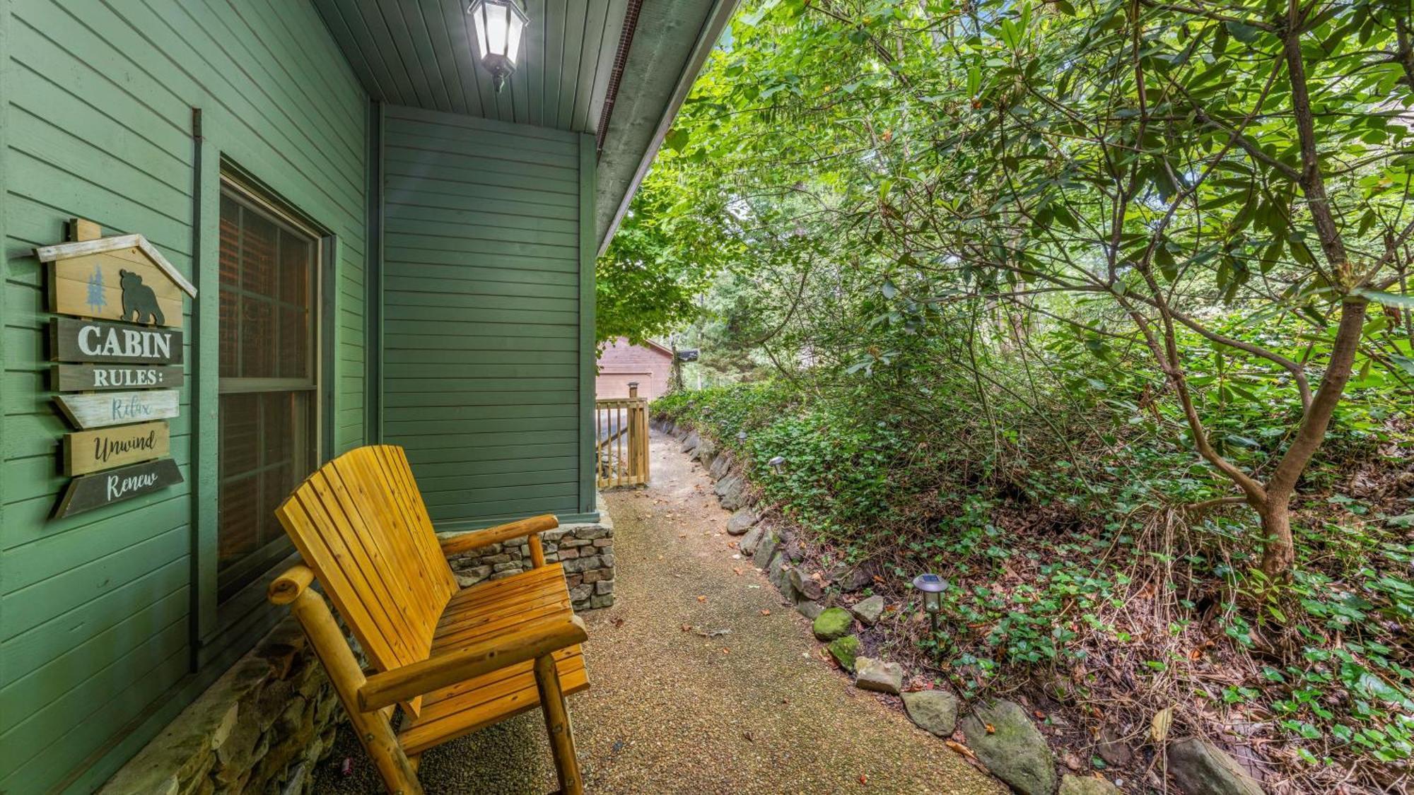 Whiskey Ridge Lodge: 1940s Gem with City Views and Custom Game Room Gatlinburg Exterior photo
