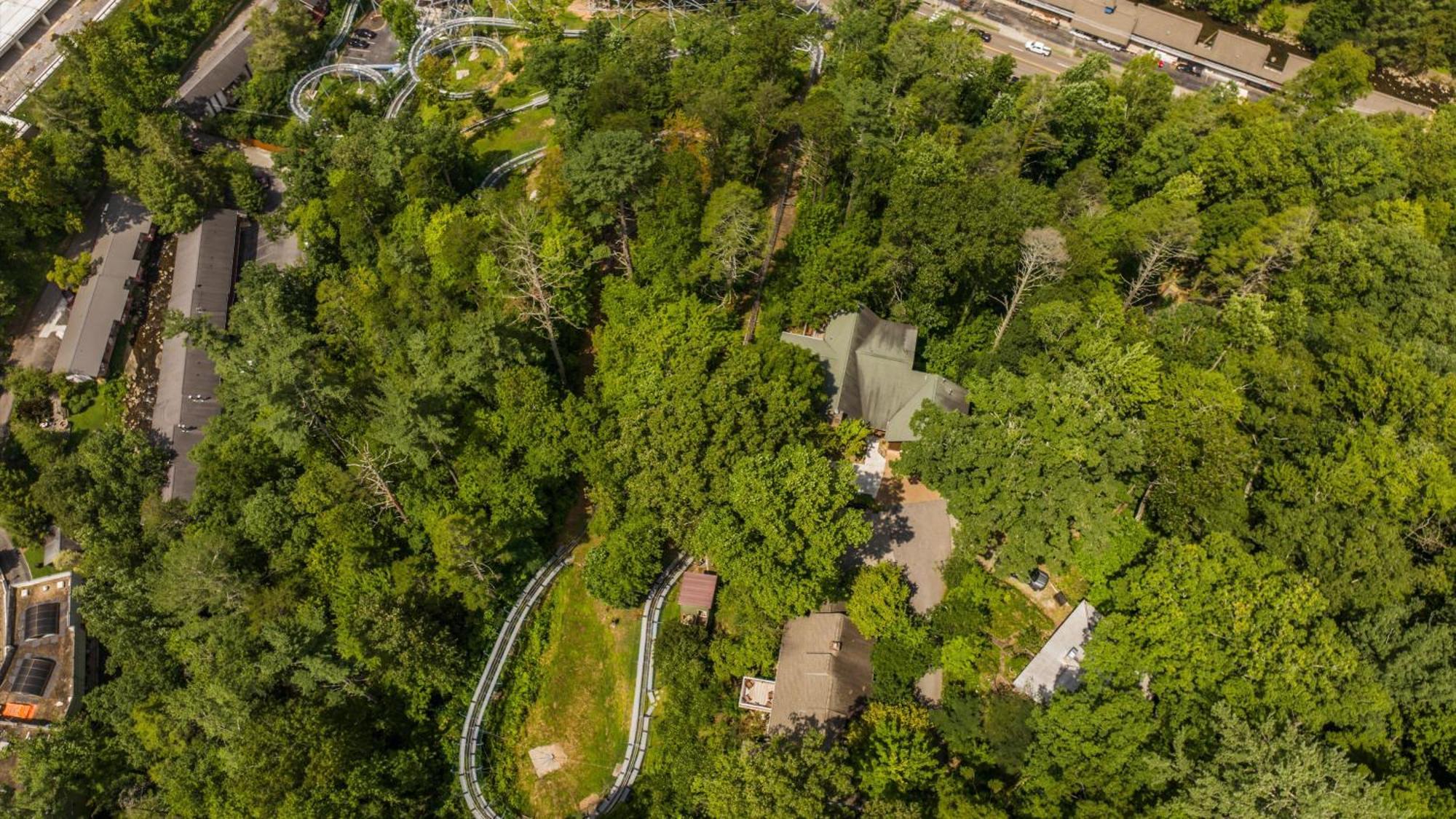 Whiskey Ridge Lodge: 1940s Gem with City Views and Custom Game Room Gatlinburg Exterior photo